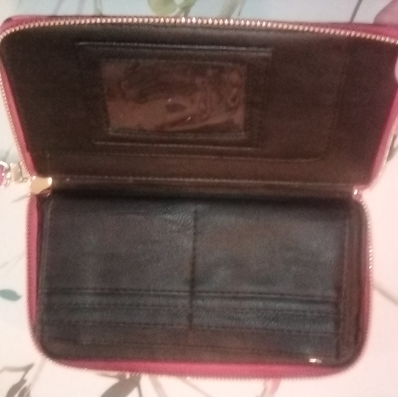 Betsey Johnson Red Rose Floral Wristlet Wallet - Picture 10 of 10